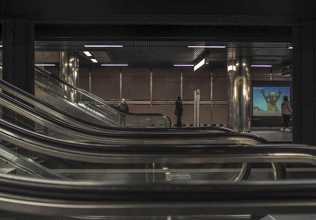 scale mobili metro